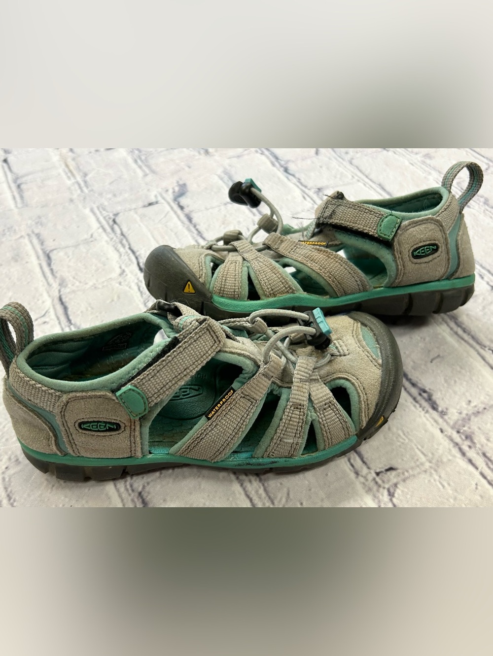 KEEN toddler size 11C waterproof sandals